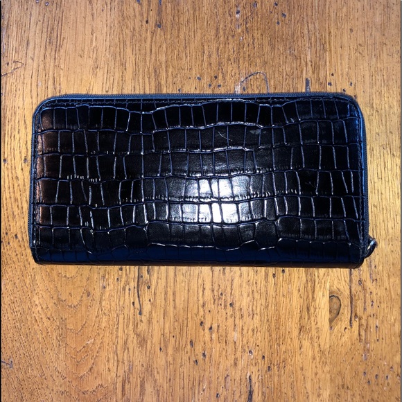 Black Etienne Aigner Wallet - Picture 2 of 8
